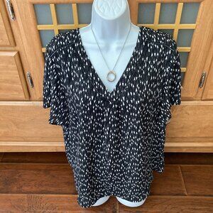Liz Claiborne Black White Flare Sleeve V Neck Blouse Large